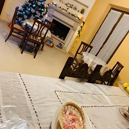 La Maison Blanche Bed & Breakfast *